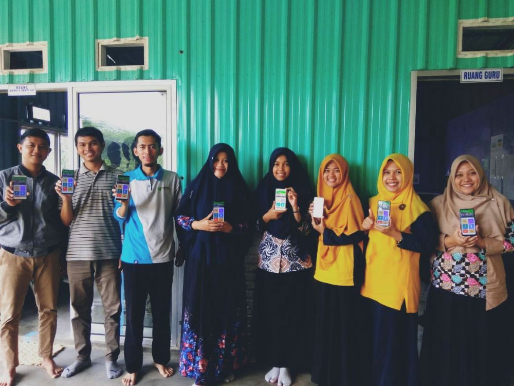 Demo Aplikasi Adzkia Mobile di Sekolah Adzkia Banjarnegara